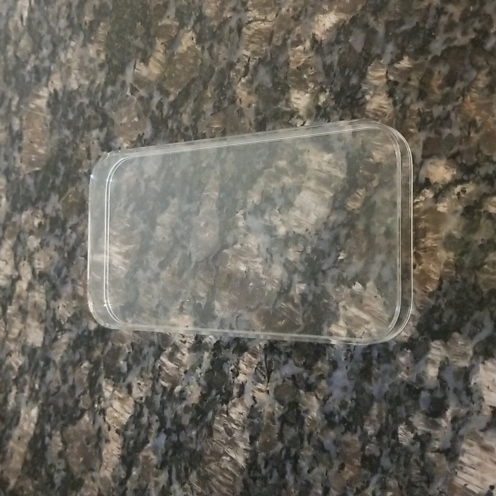 Apple iPod Touch Cable and Case - Picture 7 of 8